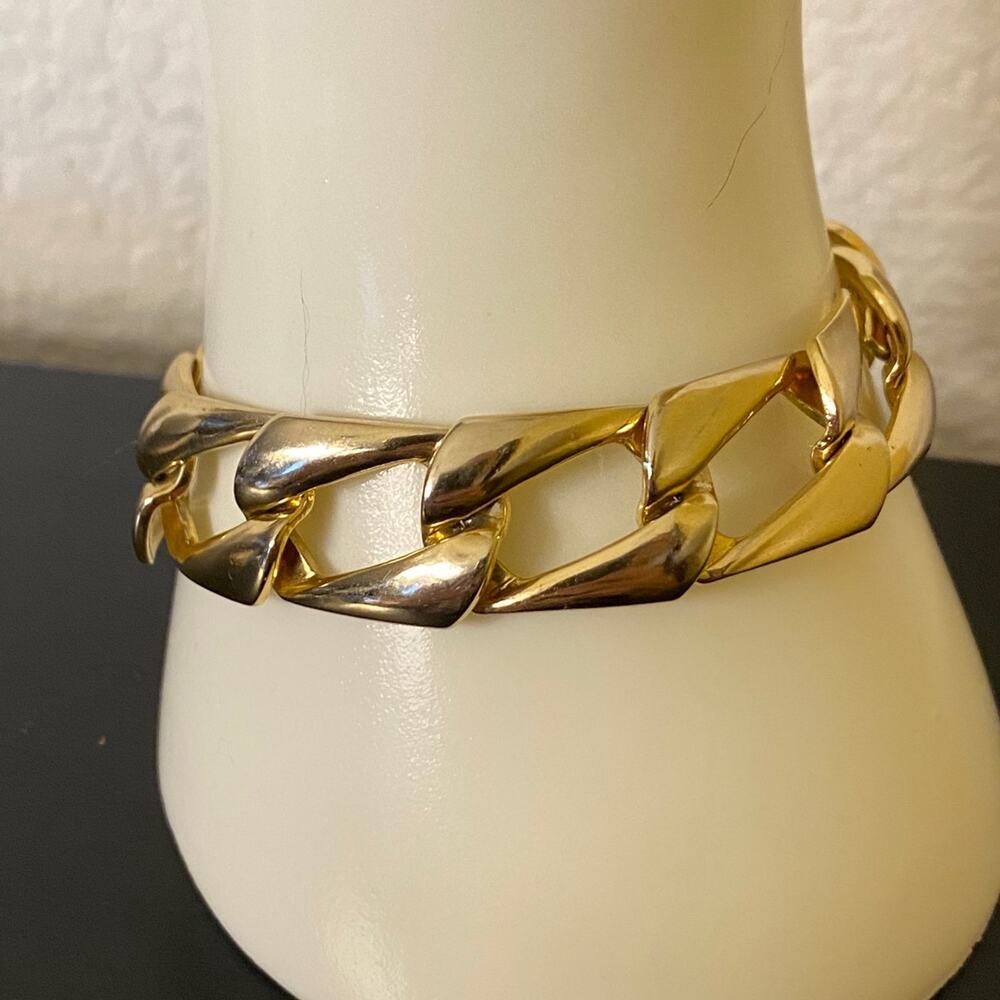 Gorgeous Bold Gold Link Bracelet